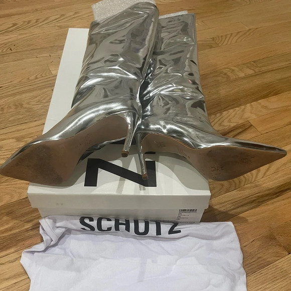 Schutz Mary Metallic Knee High Boot in Prata Size 8 - Picture 5 of 5